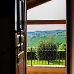 Villa Cinguettio -relax Con Jacuzzi- Fermo